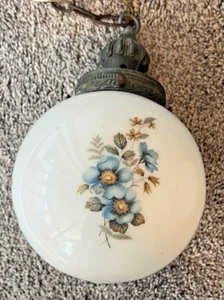 🍒 Luz de montaje de cadena de techo vintage antigua pintada de flores azules y blancas 🍒 - Imagen 1 de 16