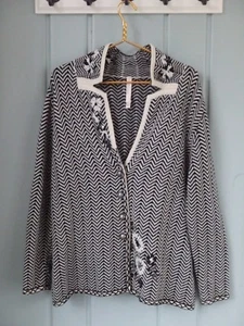 Cárdigan Oui Moments 14 Negro Blanco Floral Botón Lana Angora Suéter Chevron - Imagen 1 de 8