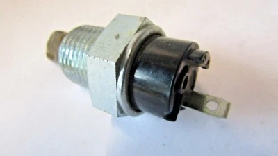  Standard TS11 Engine Coolant Temperature Switch NEW VINTAGE   D1859  - Image 1 of 3