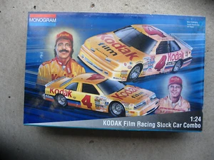 Vintage Monogram Kodak Film Racing Model Kit (1994) 1/24 - Bild 1 von 3