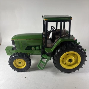 Ertl 1/16 Scale John Deere 7800 Demonstrator Tractor - Picture 1 of 8