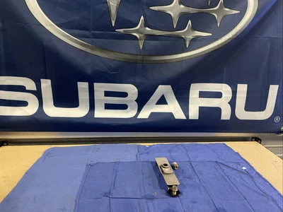 2005-2007 Subaru Impreza WRX STI suporte ajustador de cinto de segurança traseiro direito - Imagem 1 de 4