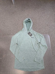 NEW NWT MENS UNDER ARMOUR LONG SLEEVE GREEN LIGHTWEIGHT HOODED SHIRT SIZE SMALL - Picture 1 of 4