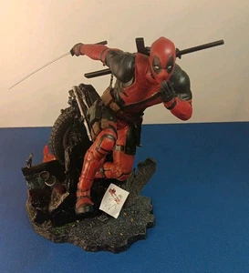 Marvel Diamond Gallery Deadpool PVC Diorama *Walmart Exclusive* MINT Condition  - Afbeelding 1 van 10