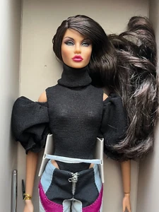 Integrity Toys Fashion Royalty Nuface Rayna Ahmadi Neo Romantic NIB - Picture 1 of 6