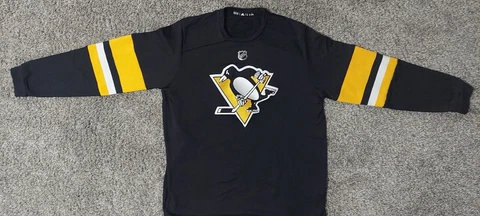 Pittsburgh Penguins Unisex Extra Large NHL Licensed Sweater, Stitched Logo Cover