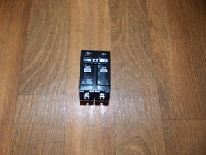 60 Amp Breaker,  2 Pole Circuit Breaker 120/240VAC Plug-In Mount - Bild 1 von 5
