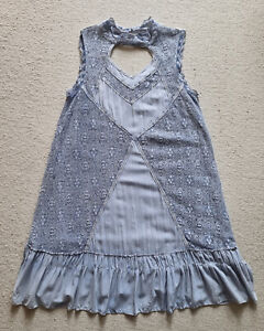 Khujo Kleid Sommerkleid mit Spitze wie NEU ärmellos Gr. XL hellblau blau elegant