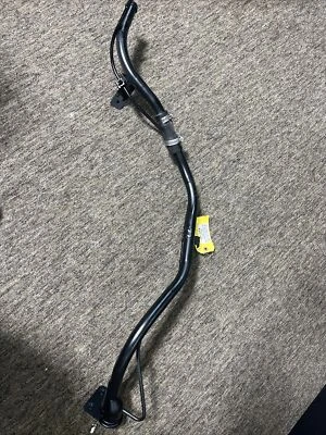 Cadillac SRX 2010-2016 montaje de cuello de llenado de combustible OEM 22742093 DMR Foto 1 de 4