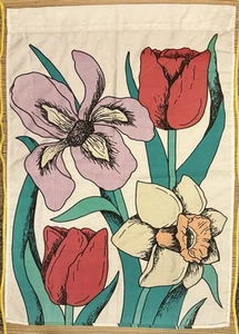 Daffodil Tulip Iris FLAG 40”x28” Decorative Springtime Flowers Garden Porch Used - Picture 1 of 17