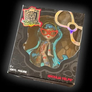 4” GHOULIA YELPS CHASE * Monster High Vinyl Figure Mattel 2014 MISB Blue Chrome - Picture 1 of 8