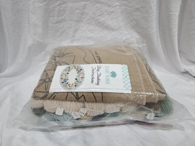 Claire Murray Vintage Wildflower Oval Rug Hooking Kit – 39” × 28” Complete Set - Photo 1/4