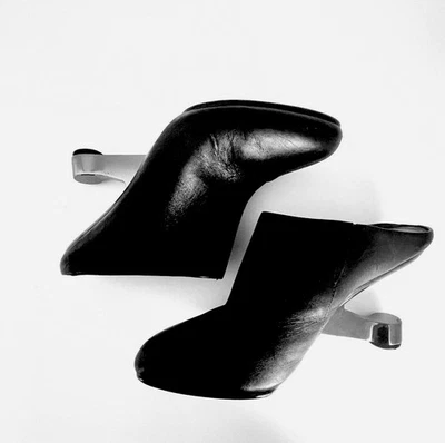 Botín UNITED NUDE Eamz Mule en Negro con Tacón de Metal Negro talla 37 Foto 1 de 4