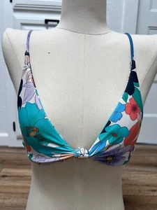 O'Neill Juniors' Abbie Floral Pismo Bikini Top Sz- S MSRP $45 - Picture 1 of 8