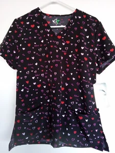 NWT's Size M black srub top w/ red, white, pink hearts. Poly/spandex - Picture 1 of 4