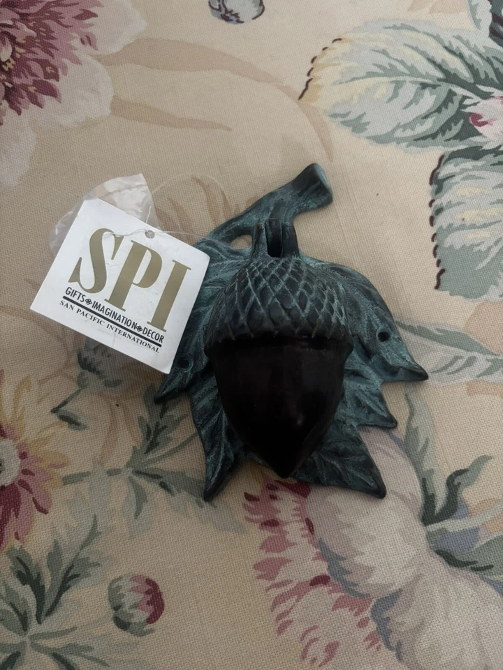 Llamador de puerta de bellota y hoja de metal SPI Foto 1 de 3