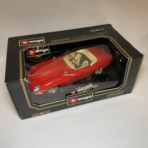 Bburago Maßstab 1:18 Diecast Auto 3016 - Jaguar E Type Cabriolet 1961 - rot in Box - Bild 1 von 24