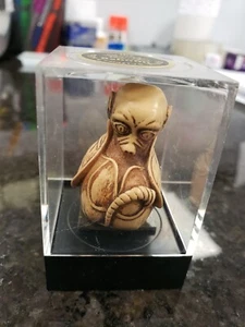 Estatuilla de babuino vintage 1979 de Lamupo Netsuke en estuche = mundo creativo  - Imagen 1 de 3