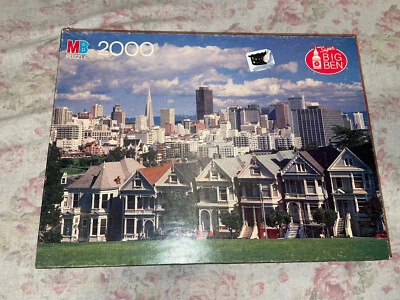 MB .Super Big Ben Puzzle 2000 Pieces 1985 San Francisco Victorian Buildings. - Image 1 of 4