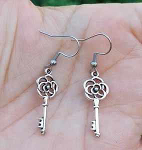 Skelett Schlüssel Charm Ohrhänger, Edelstahl Ohrring Haken, US-Verkäufer - Bild 1 von 1