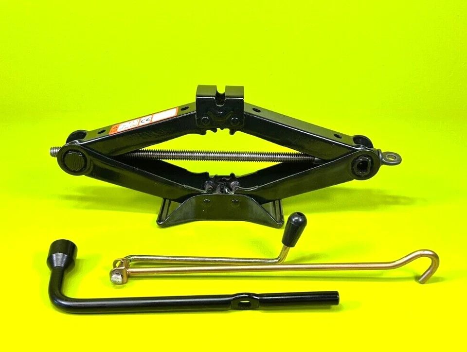 MONTAJE JACK CON MANGO JACK Y LLAVE DE TUERCAS SE ADAPTA A:2016-2022 MAZDA CX-3,CX3 Foto 1 de 1