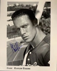GABE KAPLER Signed Modeling 8x10 Auto Photo Rookie Autograph #2 - Picture 1 of 1