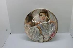 Plato de coleccionista The Pearls 1987 Portraits of Love de May Vickers Wedgwood - Imagen 1 de 2