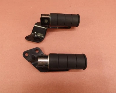 2005-2009 SUZUKI BOULEVARD C50 VL800 Left Right Set Passenger Peg Bracket - Image 1 of 4