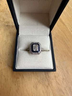 Llamativo Circonita Cúbica Azul y Blanco Mano Derecha, Anillo Talla 7 1/2 Foto 1 de 4