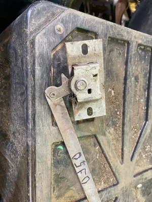 Plymouth Cranbrook 1953 4D puerta delantera lado del conductor liberación de la puerta interior Foto 1 de 3