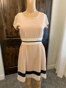 Wal G Women Biege and White Casual Dress Size 3 *** - Picture 1 of 6