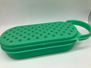 2 STÜCK GRÜNE TUPPERWARE OVALE REIBE UND ROBE  - Bild 1 von 6