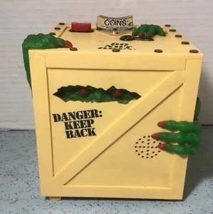 1998 FUN-DAMENTAL TOO LTD MONSTER IN A BOX NOVELTY BANK SOUNDS & VIBRATES NO BOX - Picture 1 of 8