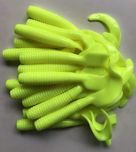 8" CURL TAIL GRUB,BASSO A RIGHE,BLUES,COD,FLUKE,PIKE,MUSKY,SEK CHARTREUSE (15) - Foto 1 di 3