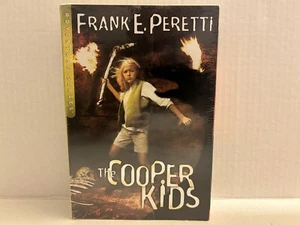 The COOPER KIDS TRAPPED AT THE BOTTOM OF THE SEA, THE TOMBS OF ANAK, ESCAPE FROM - Imagen 1 de 7