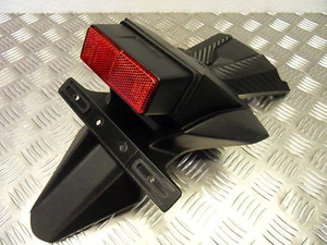 Panel de carenado de matrícula trasera Suzuki GSXR 600/750 L1 L6 2011 a 2016 NUEVO - Imagen 1 de 10
