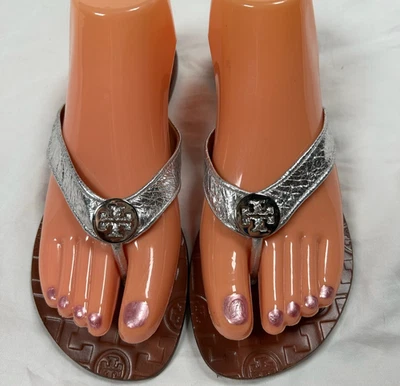 Sandalias para mujer TORY BURCH Thora metálicas plateadas chanclas deslizables talla 7 Foto 1 de 4
