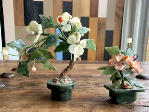 2 Bonsai Vintage Vetro Cinese Pietra Giada Fiori di Ciliegio Alberi Fiori Filo Verde - Foto 1 di 10