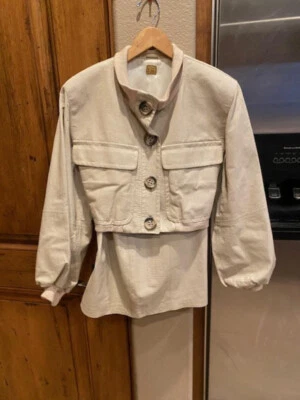 Gianfranco Ferre Saks Placa Dorada Cuero Numerado Tipo Serpiente Traje Falda Italia Foto 1 de 4