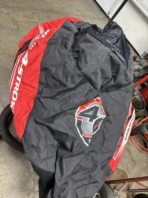 Cubierta para moto de nieve Yamaha SMA-COVER-65-A1 40 aniversario 2008 Apex/Vector nueva de stock Foto 1 de 3