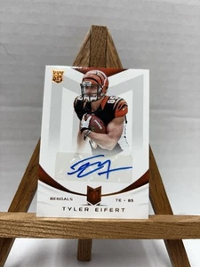 Tyler Eifert 2013 Panini Momentum Auto #’d Cincinnati Bengals 119/149 naranja - Imagen 1 de 3
