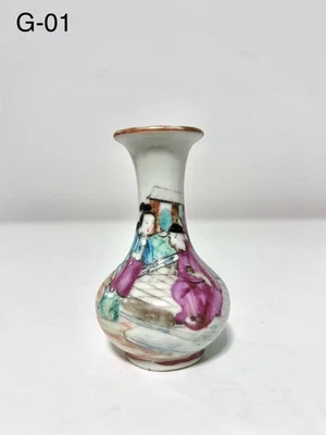 Jarrón pequeño antiguo raro esmaltado Cantón - escenas delicadas y vívidas pintadas a mano Foto 1 de 4