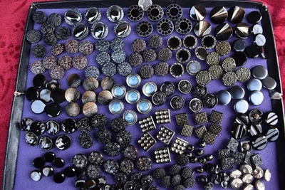 204 pcs LOT OLD CZECH RARE VINTAGE GLASS BUTTONS 1930´s ART-DECO - Image 1 of 2