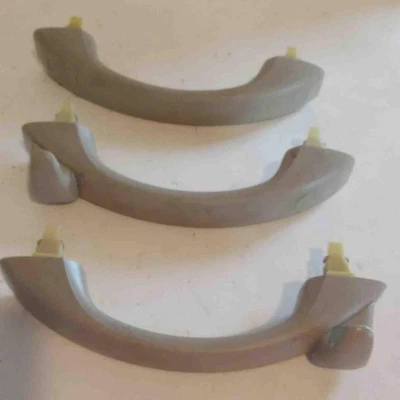 Sierra 2500 HD 2007 clásico manijas de agarre en cabeza (RF RR y LR) usadas OEM Foto 1 de 4