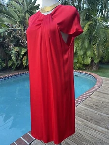 St John Sleek Red Cocktail Dress 8 - Bild 1 von 6