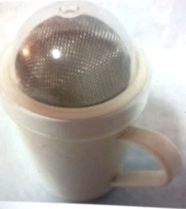 Pampered Chef White Flour & Sugar Shaker Model 1695 ~food prep kitchen item - Picture 1 of 3