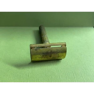 Gillette Vintage Gold Safety Razor Reg U.S. Pat. Off. Pat. No’s on Package - Picture 1 of 3