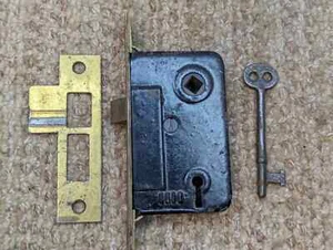 Antique Yale Mortise Lock Door Hardware #230 With Key And Strike Plate - Picture 1 of 6
