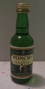 Miniature / Mignon Poncha de Madeira 5 cl 25% vol. Bottiglia Vetro Portogallo - Foto 1 di 3