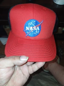 Zeigen Sie Ihre Liebe zur Weltraumforschung mit bestickter Vintage Papa-Mütze der NASA... - Bild 1 von 7